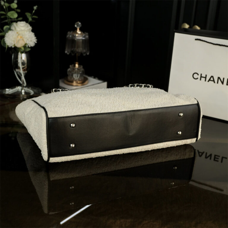 CHANEL Women Bag Shoulder Bag 41-30CM - Image 6
