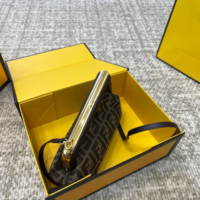 FENDI First Bag 23*17CM - Image 2