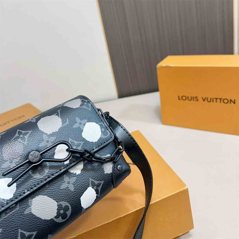 LV Women Bag Shoulder Bag 18-13CM - Image 4
