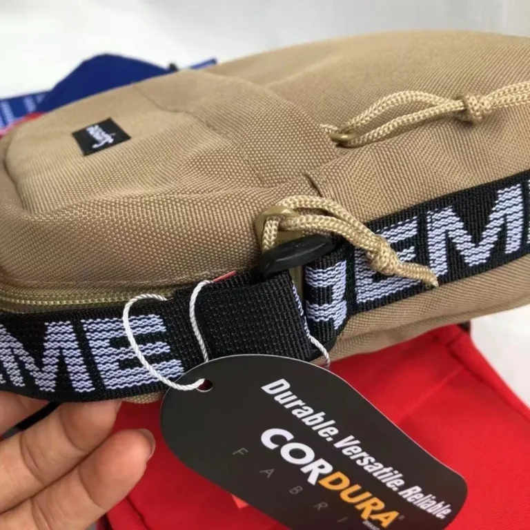 SUPREME 18SS Crossbody Bag - Image 4