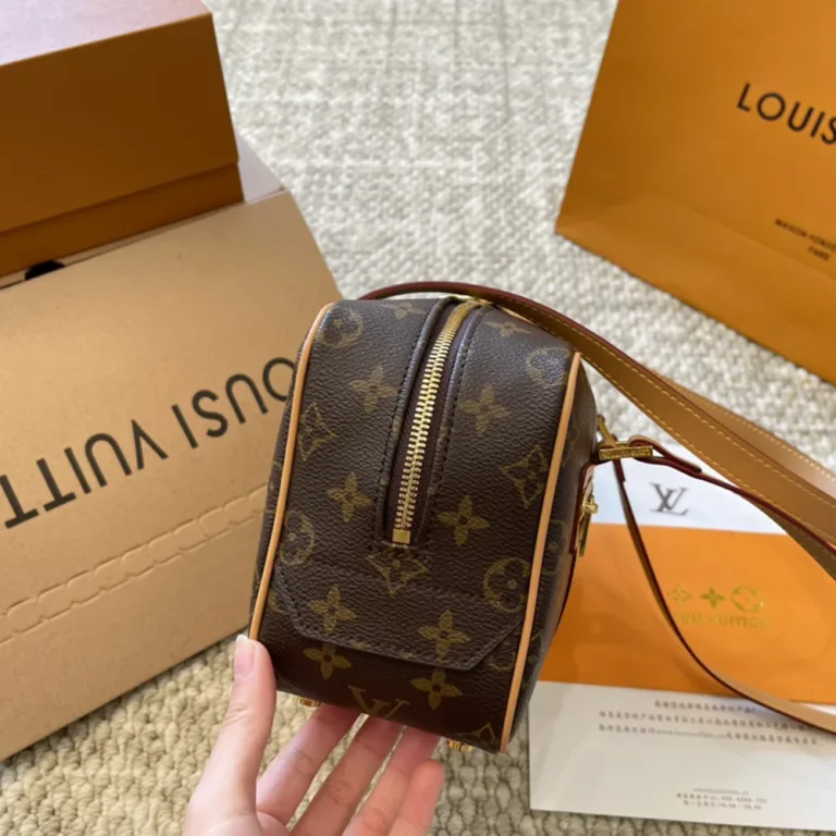 LV Louis Vuitton Cite Shoulder Bag 24*15CM - Image 6