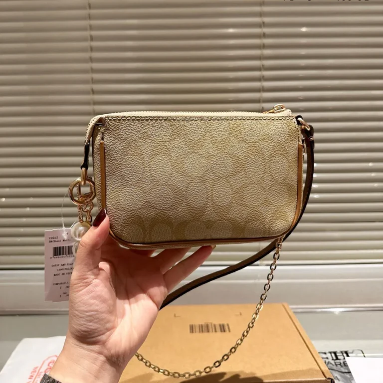 COACH Nolita Mini Bag 22*13CM - Image 2
