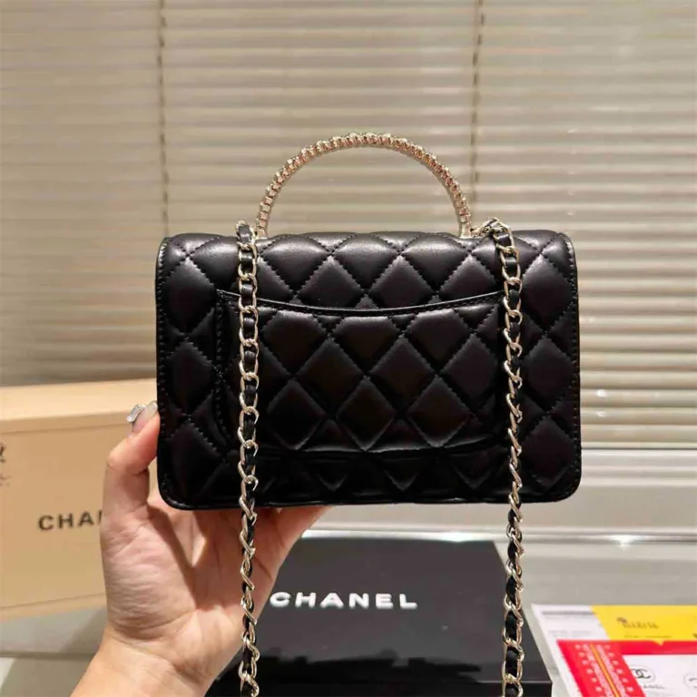 CHANEL Women Bag Shoulder Bag 19CM - Image 3
