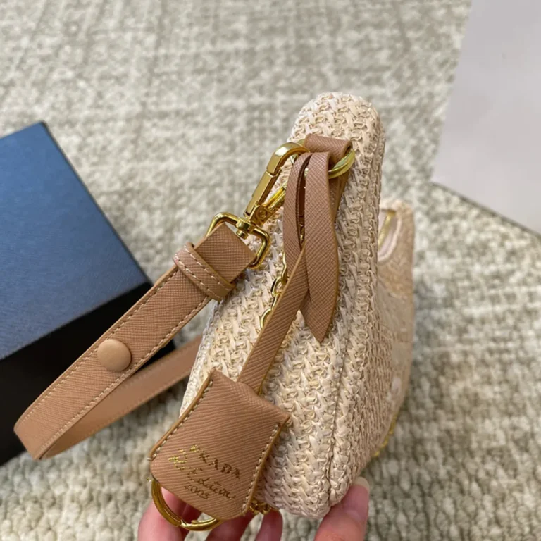 PRADA Re-edition Crochet Mini Bag 21*11CM - Image 4