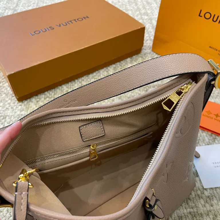 LV Louis Vuitton CarryAll Bag 31*21CM - Image 8