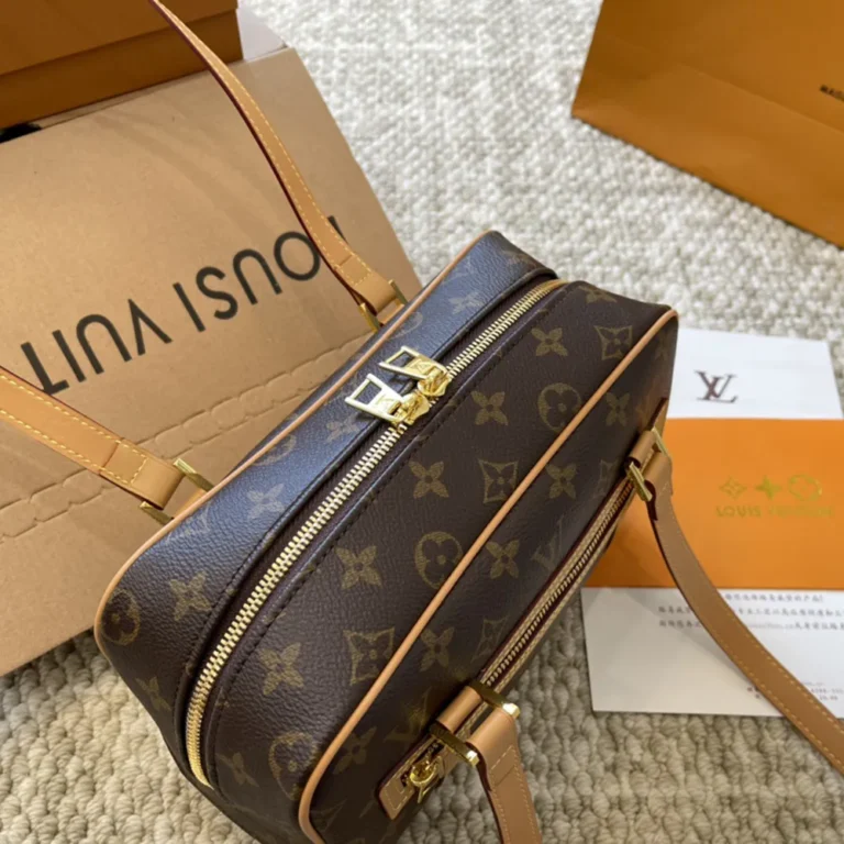 LV Louis Vuitton Cite Shoulder Bag 24*15CM - Image 3