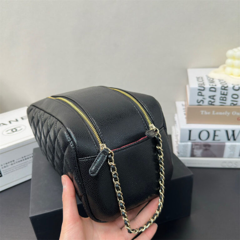CHANEL Women Bag Cosmetic Bag 25-14CM - Image 5