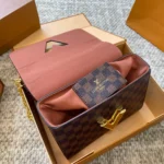 LV Louis Vuitton Twist Handbag 23*16CM - Image 5