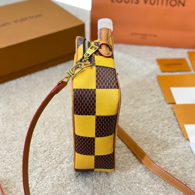 LV Louis Vuitton Chess Messenger Bag 20CM - Image 3