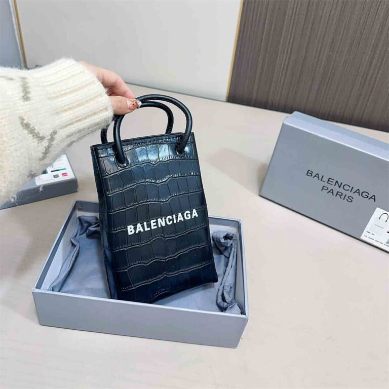 BALENCIAGA Women Man Bag Crossbody Bag 12-18CM - Image 2
