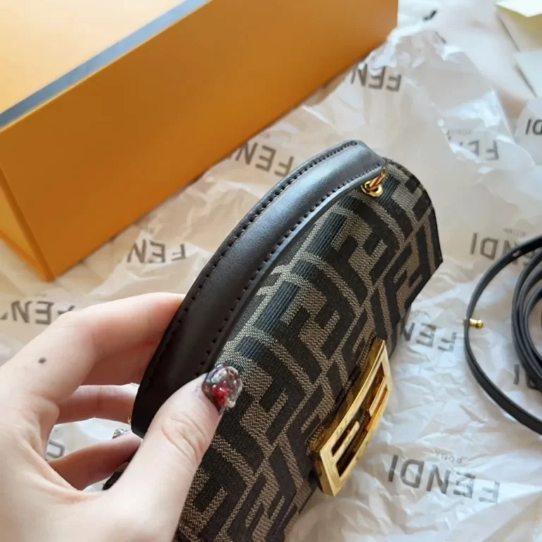 FENDI Baguette Mini Brown FF Jacquard Fabric Bag 20*13CM - Image 2