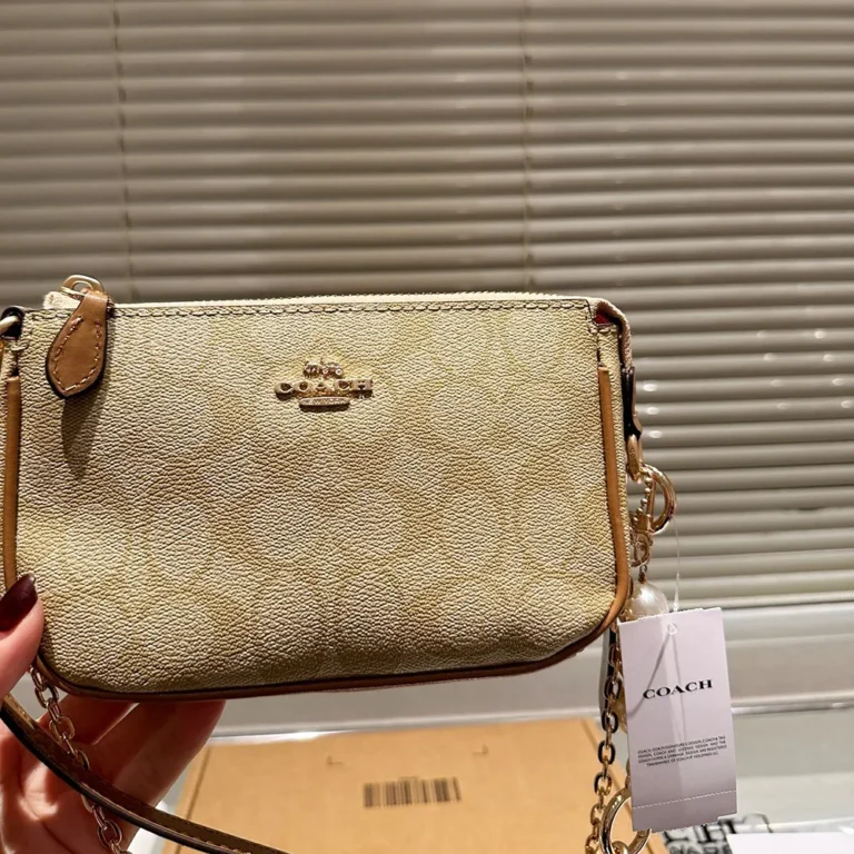 COACH Nolita Mini Bag 22*13CM - Image 9