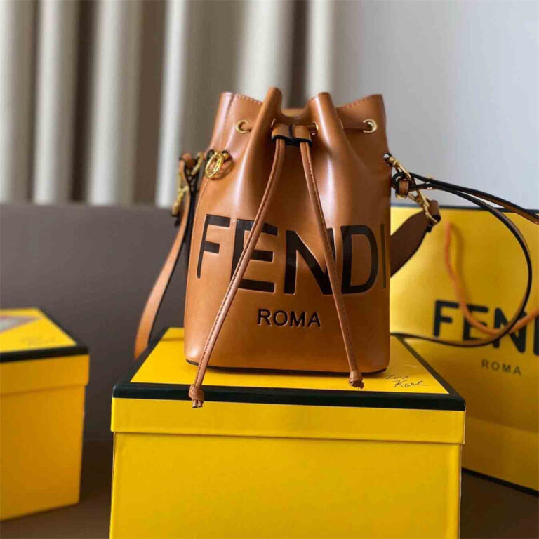 FENDI Women Bag Shoulder Bag 16-23CM
