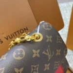 LV Louis Vuitton Victoire Handbag 26*18CM