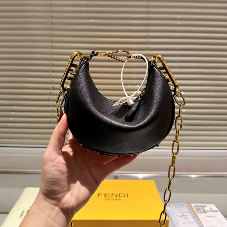 FENDI Graphy Bag 15CM