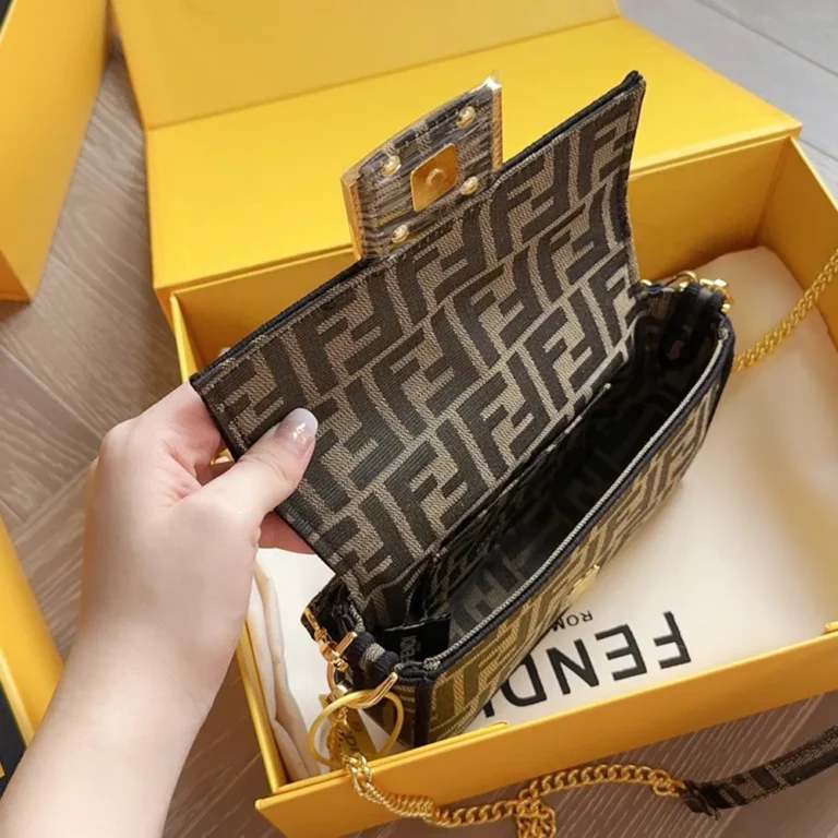 FENDI Baguette Bag 18*10CM - Image 7