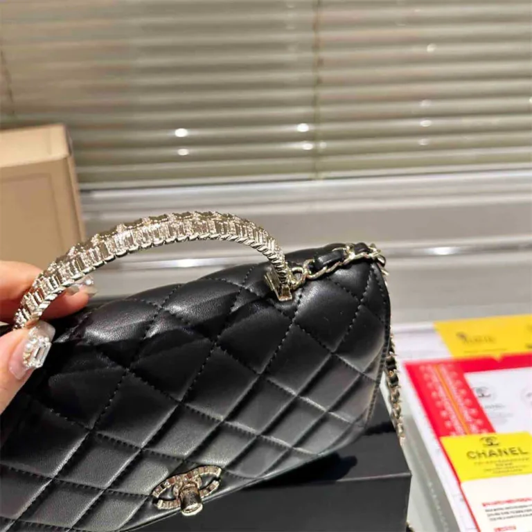CHANEL Women Bag Shoulder Bag 19CM - Image 4