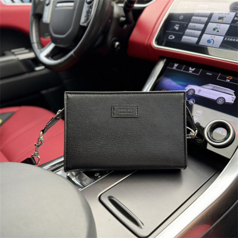 GUCCI Men Bag Handbag 22-14CM
