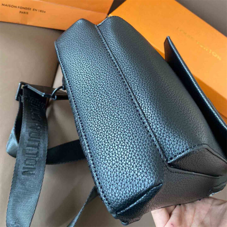 LV Women Man Bag Crossbody Bag 19-29CM - Image 8