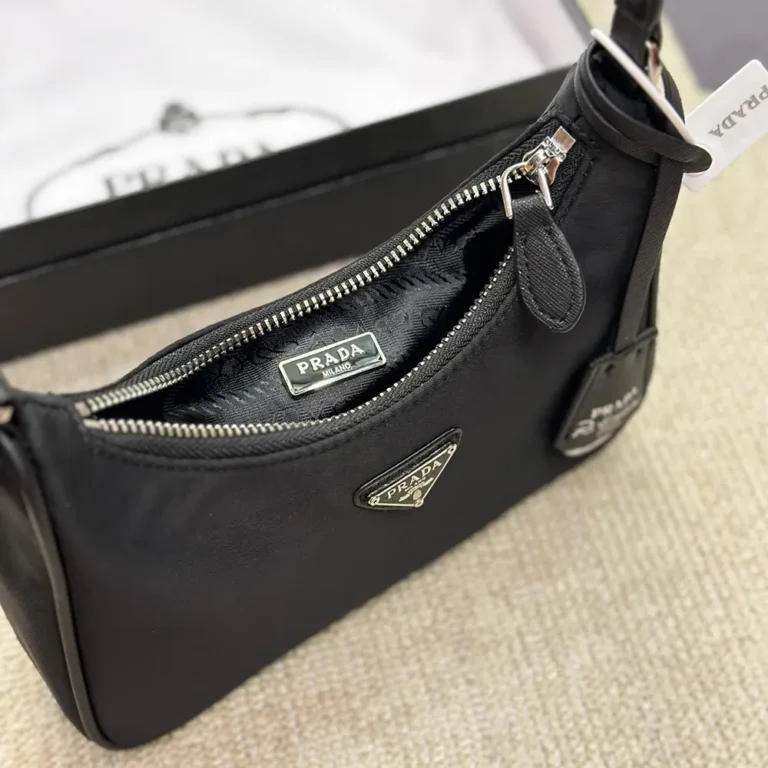 PRADA Re-Nylon Re-Edition 2005 Mini Bag 23*14CM - Image 5