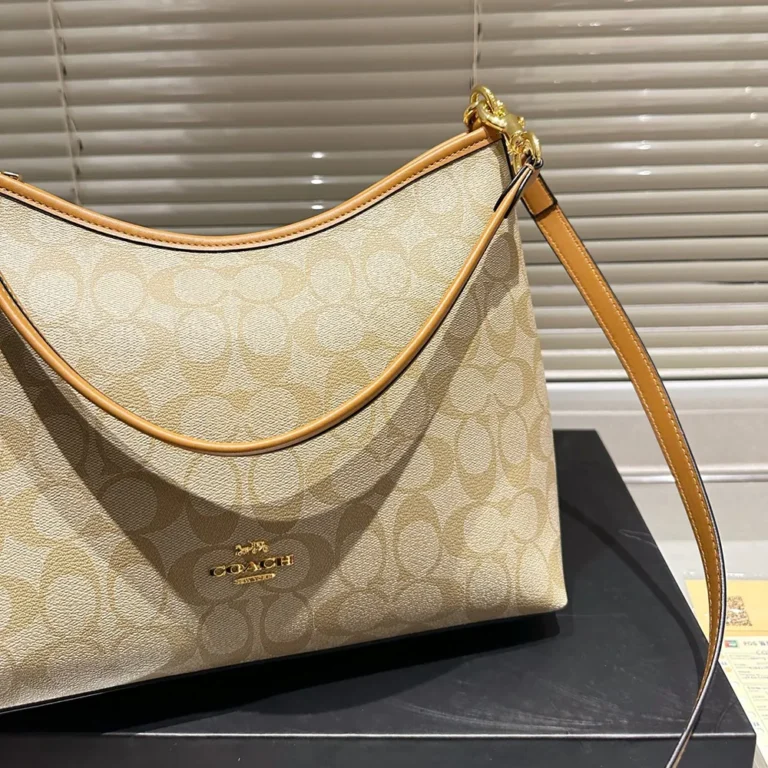 COACH Laurel Bag 28*25CM - Image 3
