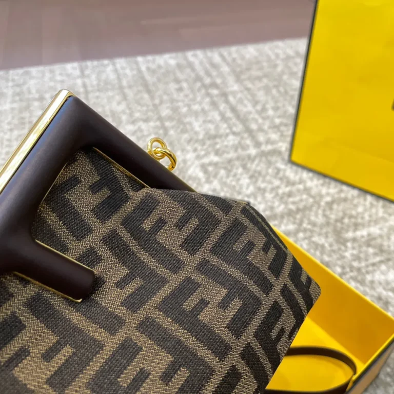 FENDI First Bag 23*17CM - Image 7