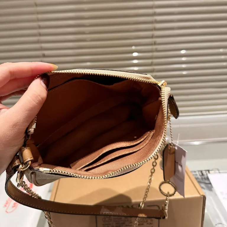COACH Nolita Mini Bag 22*13CM - Image 8