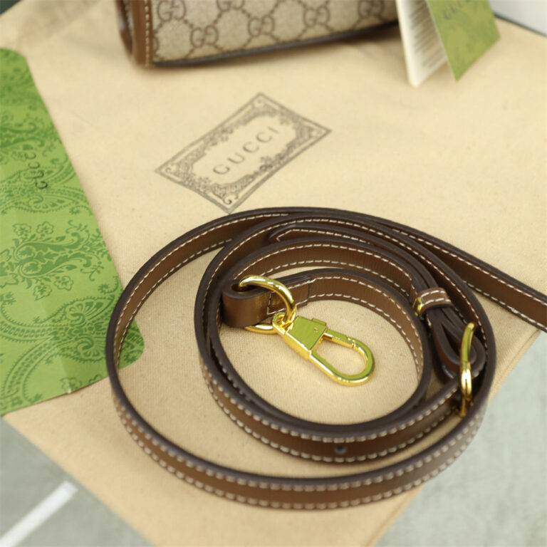 GUCCI Women Bag Crossbody Bag 20-15.5CM - Image 8
