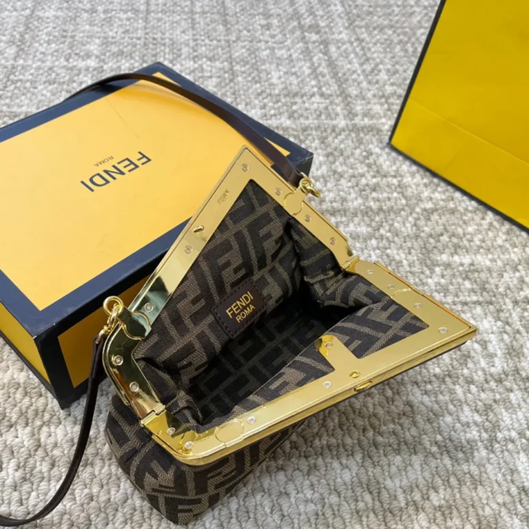 FENDI First Bag 23*17CM - Image 4