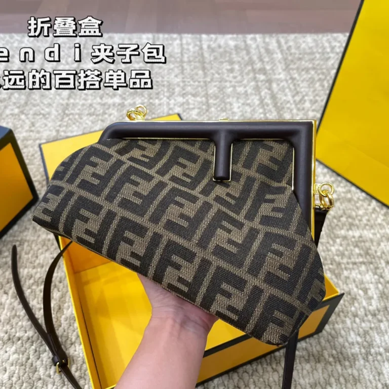 FENDI First Bag 23*17CM - Image 3