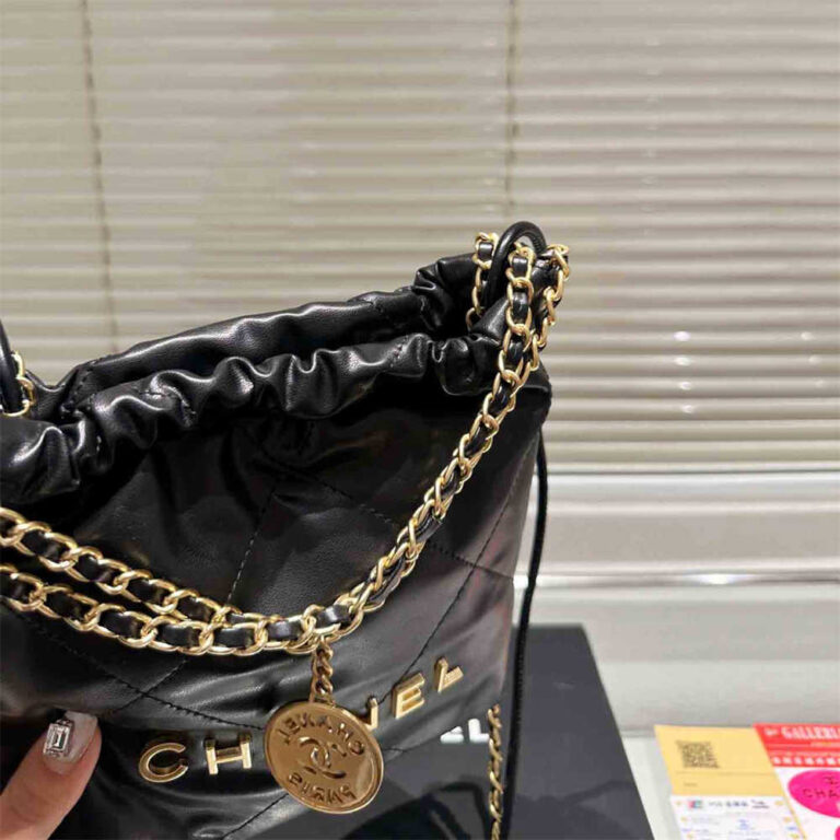 CHANEL Women Bag Shoulder Bag 20-20CM - Image 3