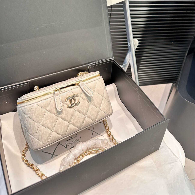 CHANEL Women Bag Cosmetic Bag 17-10CM - Image 2