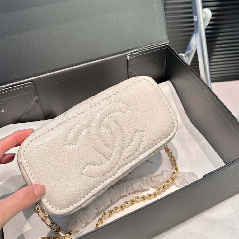 CHANEL Women Bag Cosmetic Bag 17-10CM - Image 7
