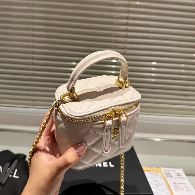 CHANEL Makeup Bag Mini 13CM - Image 2