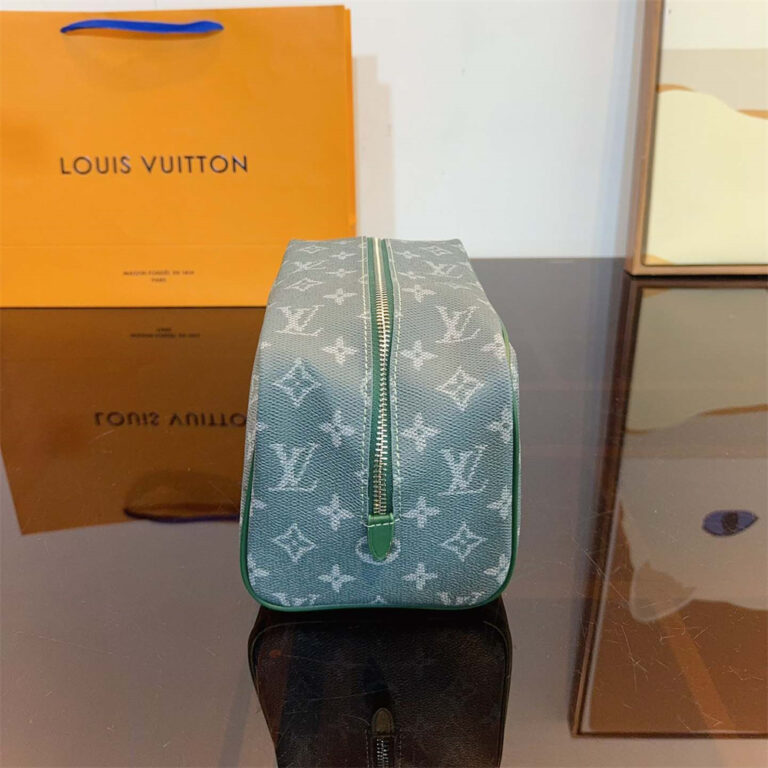 LV Women Bag Cosmetic Bag 23-13-13CM - Image 4