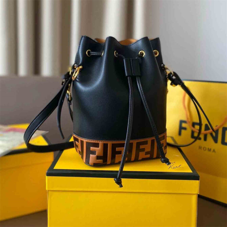 FENDI Women Bag Shoulder Bag 16-23CM