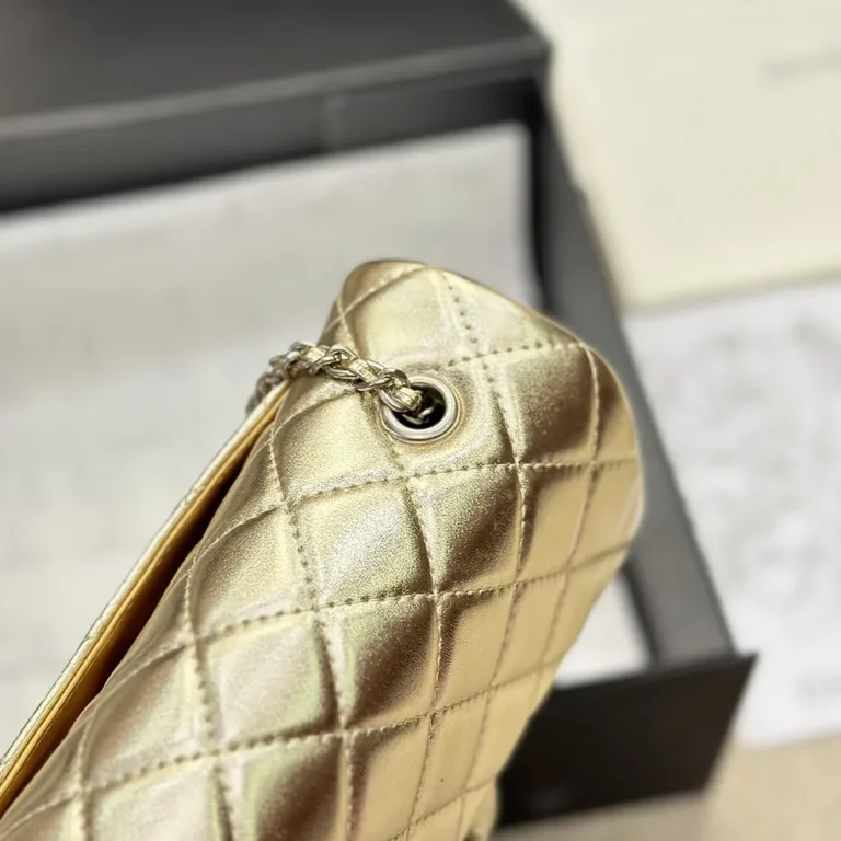CHANEL CF Lambskin Classic Flap Bag 20CM - Image 3