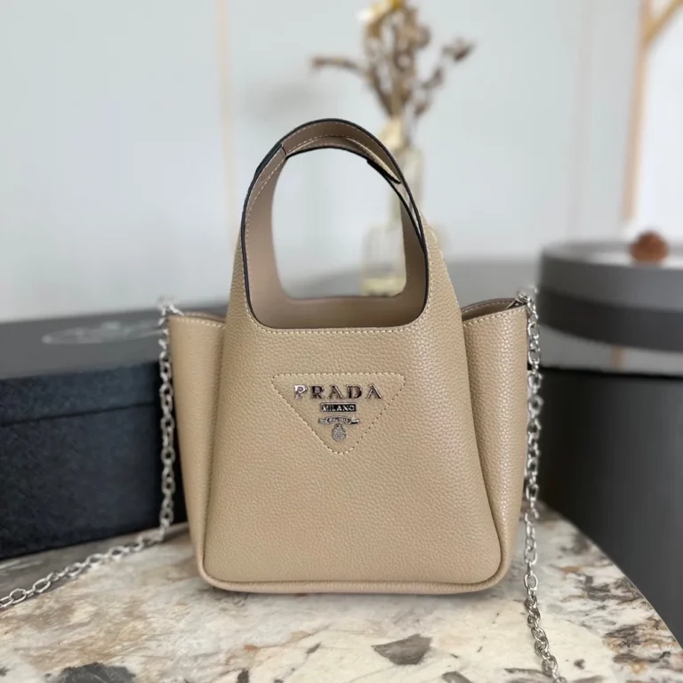 PRADA Medium Leather Tote 20.5*16CM - Image 3