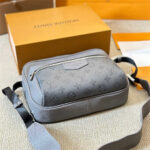LV Men Bag Crossbody Bag 26-20-10.5CM