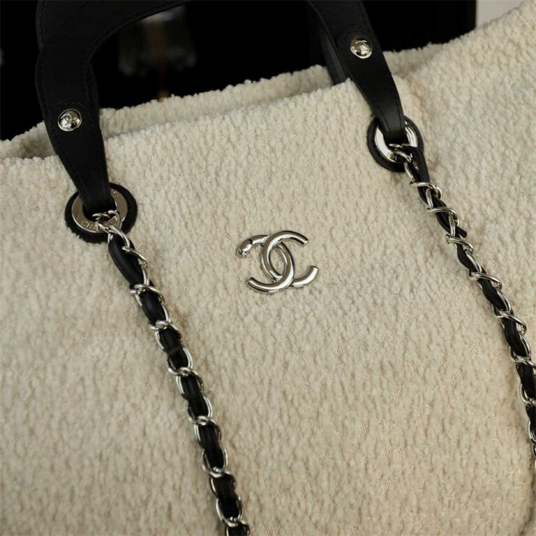 CHANEL Women Bag Shoulder Bag 41-30CM - Image 9