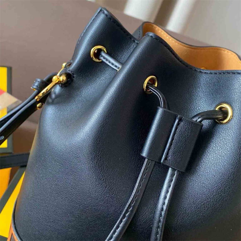FENDI Women Bag Shoulder Bag 16-23CM - Image 6