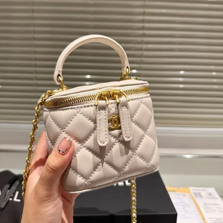 CHANEL Makeup Bag Mini 13CM - Image 6