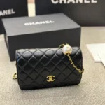 CHANEL Woc Handbag Lambskin 20*12CM