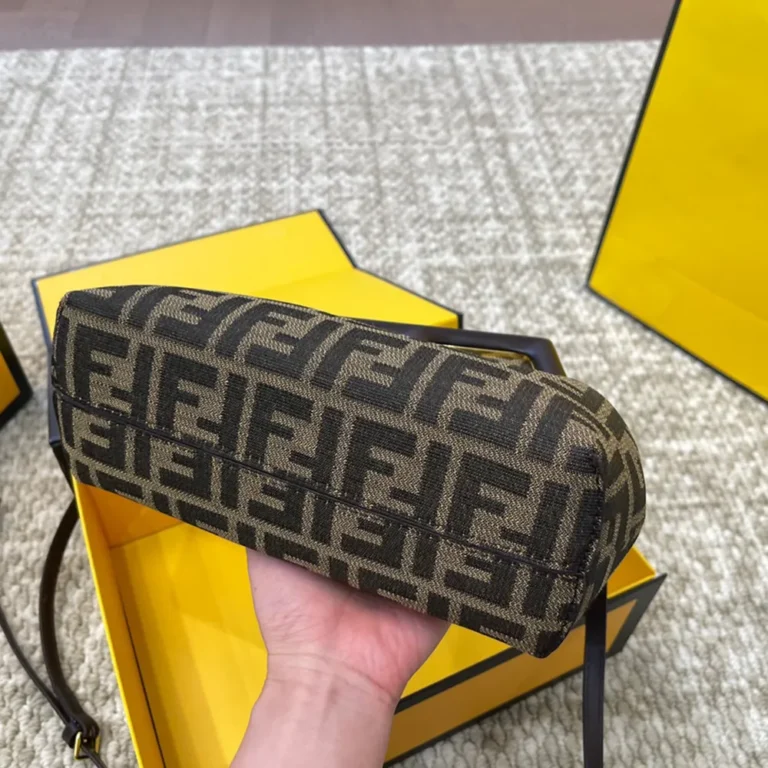 FENDI First Bag 23*17CM - Image 9