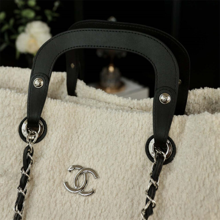 CHANEL Women Bag Shoulder Bag 41-30CM - Image 4