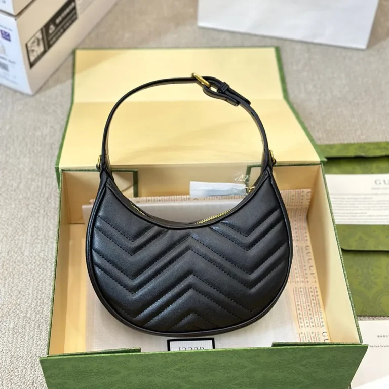 GUCCI Marmont Half Moon Mini Bag 20*12CM - Image 3