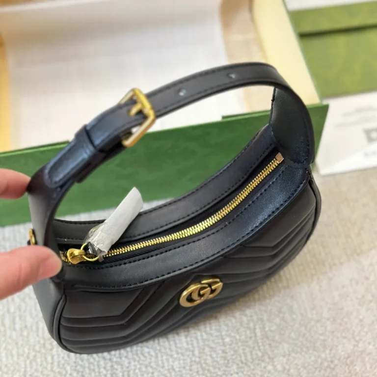 GUCCI Marmont Half Moon Mini Bag 20*12CM - Image 4