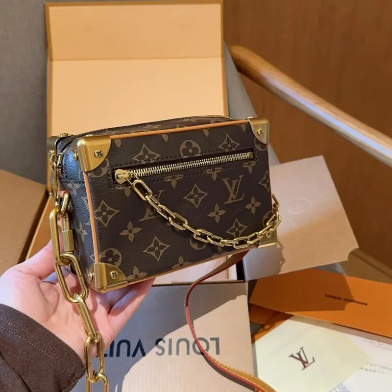 LV Louis Vuitton Soft Trunk M44480 20CM - Image 2
