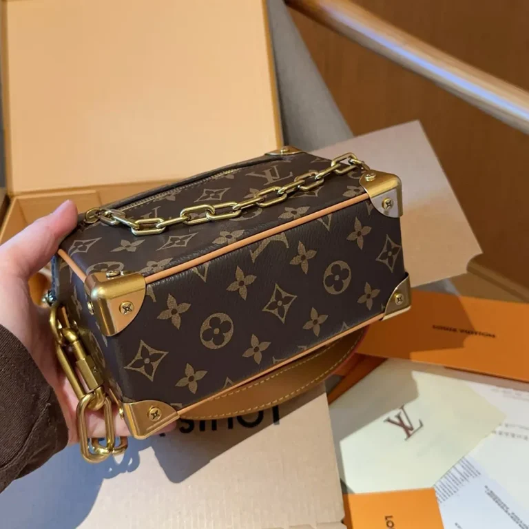 LV Louis Vuitton Soft Trunk M44480 20CM - Image 3