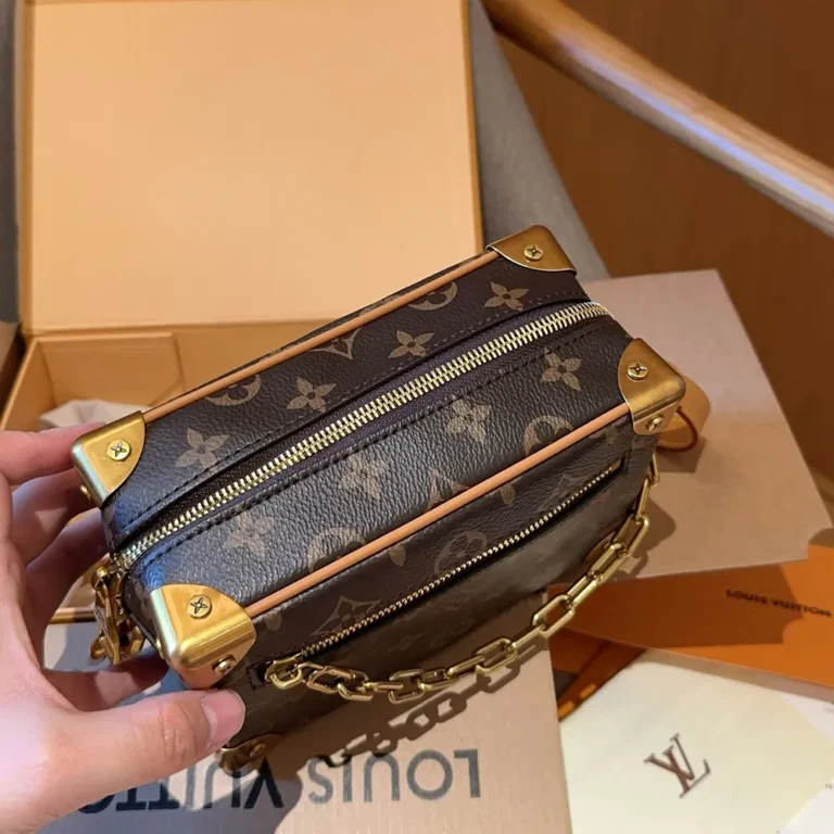 LV Louis Vuitton Soft Trunk M44480 20CM - Image 4